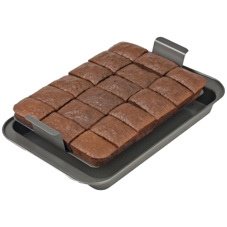 Chicago Metallic Professional Slice Solutions Brownie Pan,  9-Inch-by-13-Inch, Dark Gray